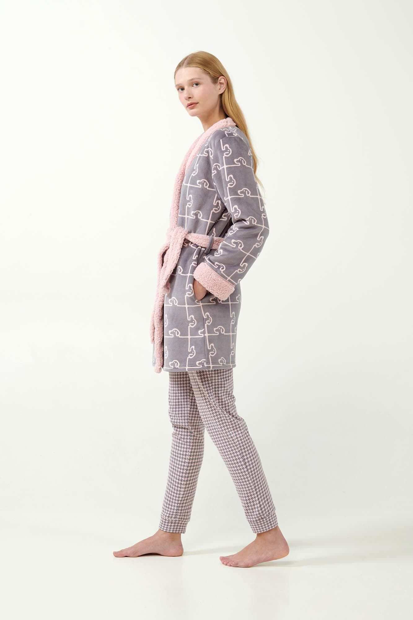 2_0335440634_1bellaboutiqe